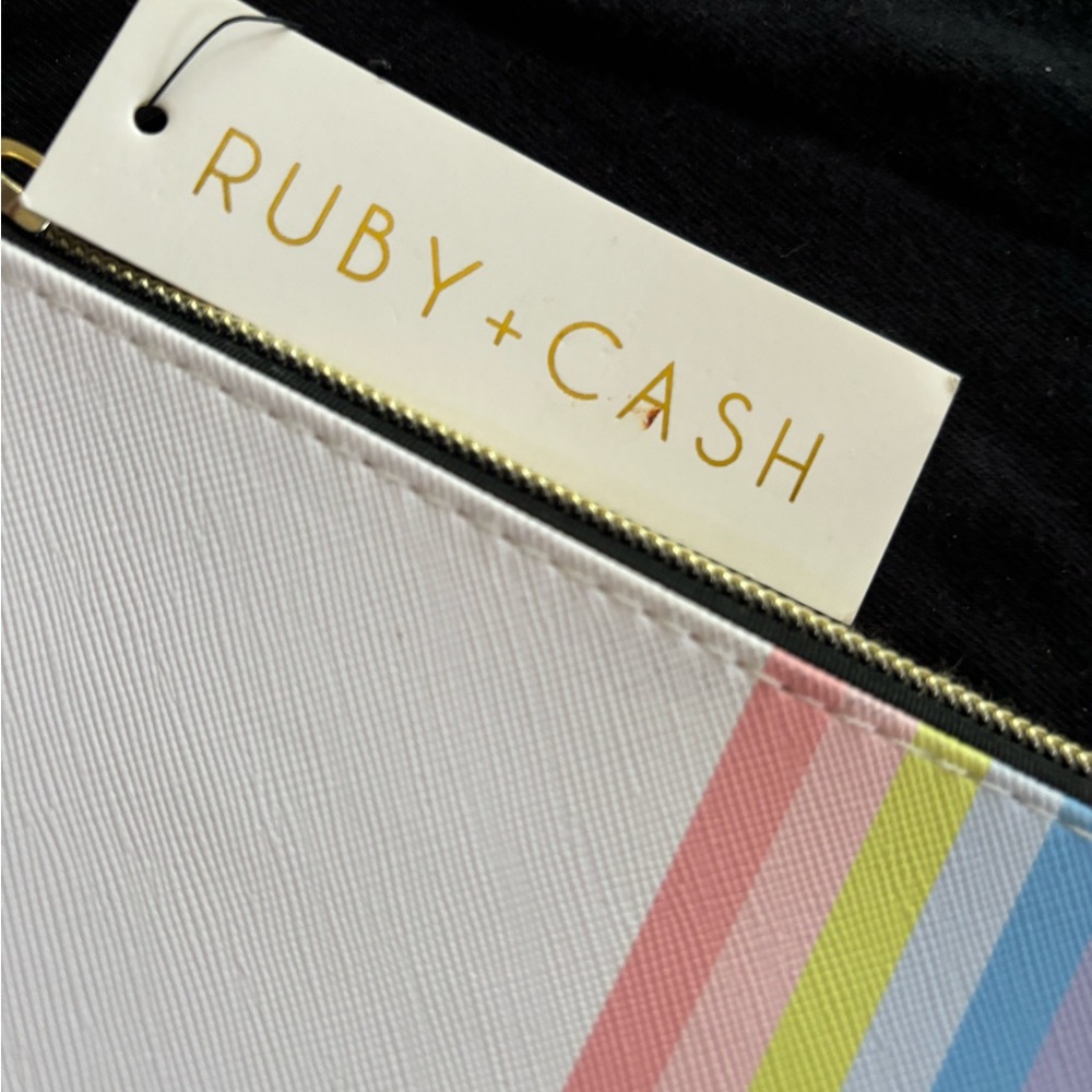 Ruby + Cash makeup pouch - Picture 4 of 5
